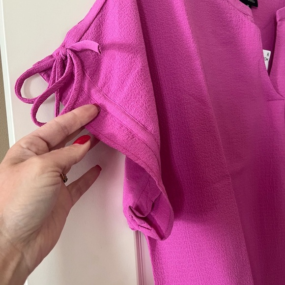 New! Bobeau Women's Pink “rosebud” Top with Tie Sleeves Size Medium - Picture 11 of 16